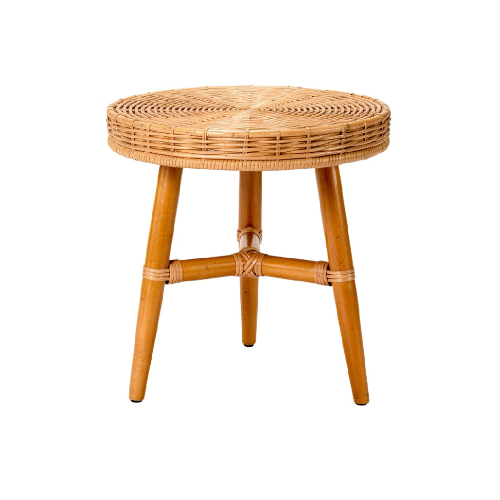 Título: Mesa Redonda de Mimbre con Patas de Madera: Diseño Rústico y Funcionalidad